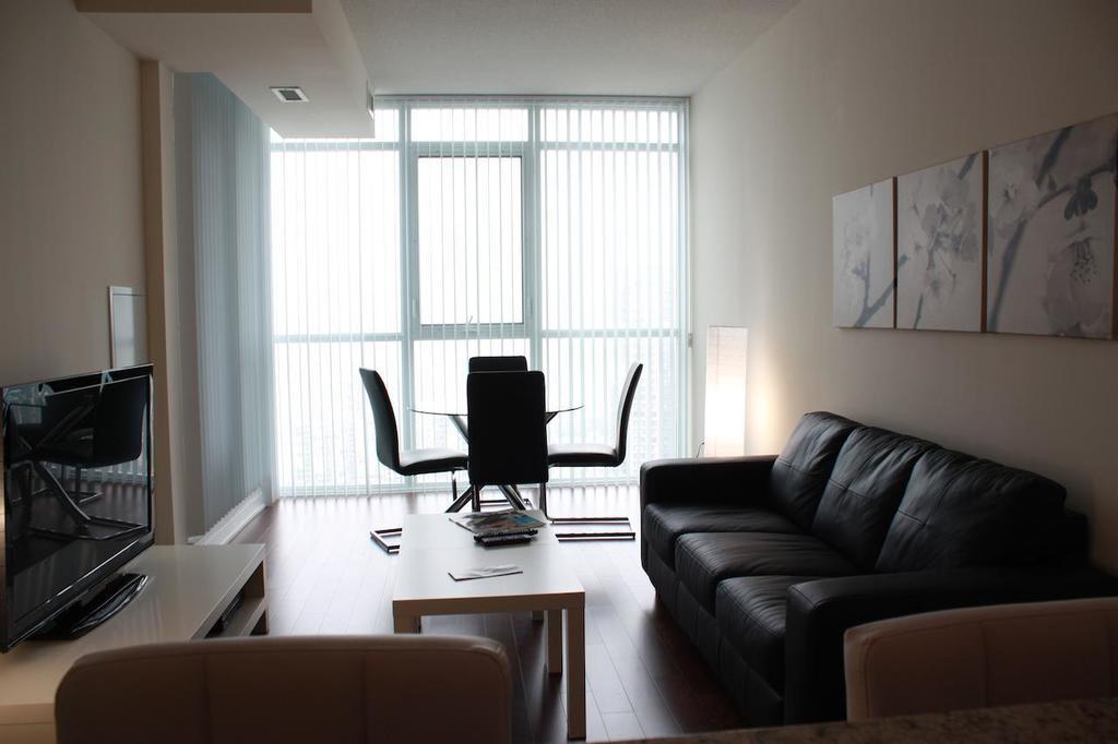 Accurate Plus Furnished Apartment- Brickstone Mews 密西沙加 客房 照片